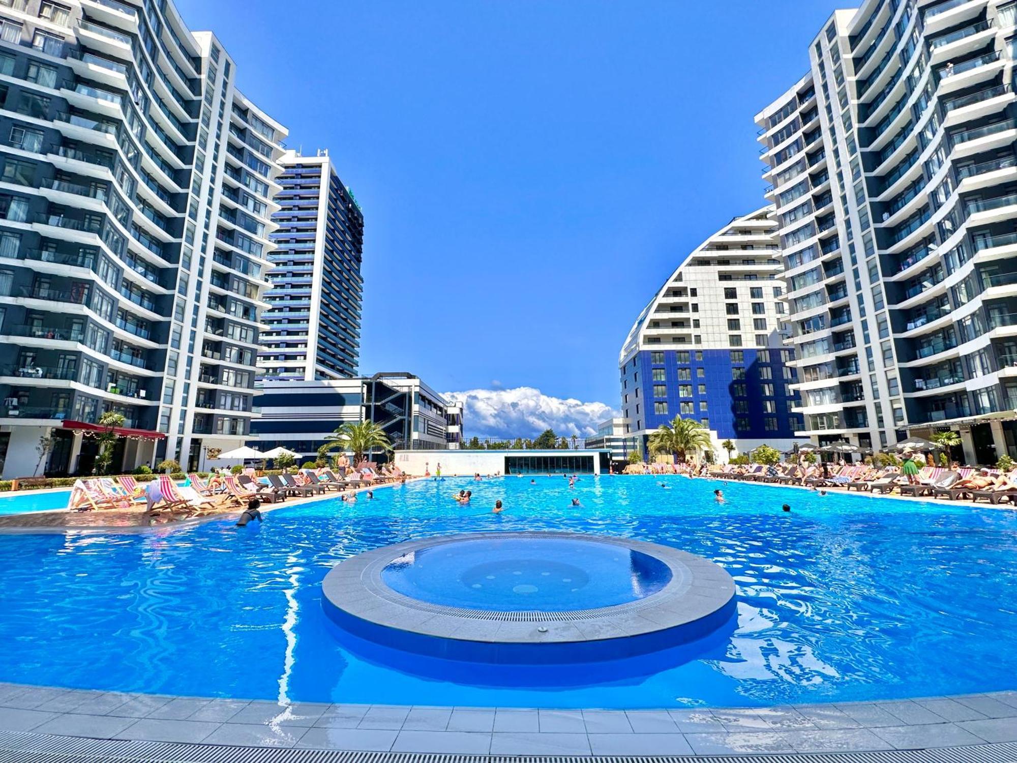 Batumi Boulevard Resort ภายนอก รูปภาพ