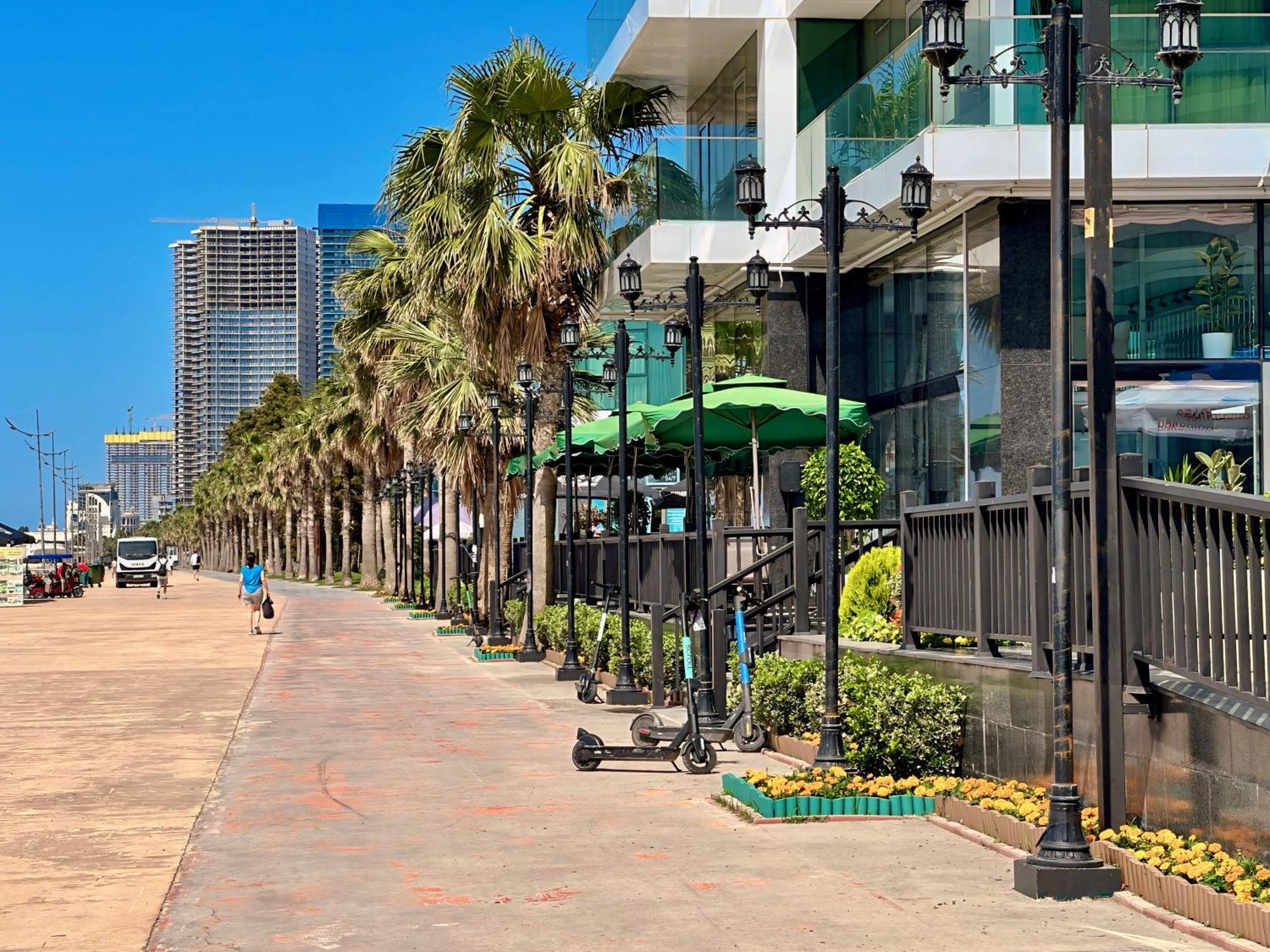 Batumi Boulevard Resort ภายนอก รูปภาพ