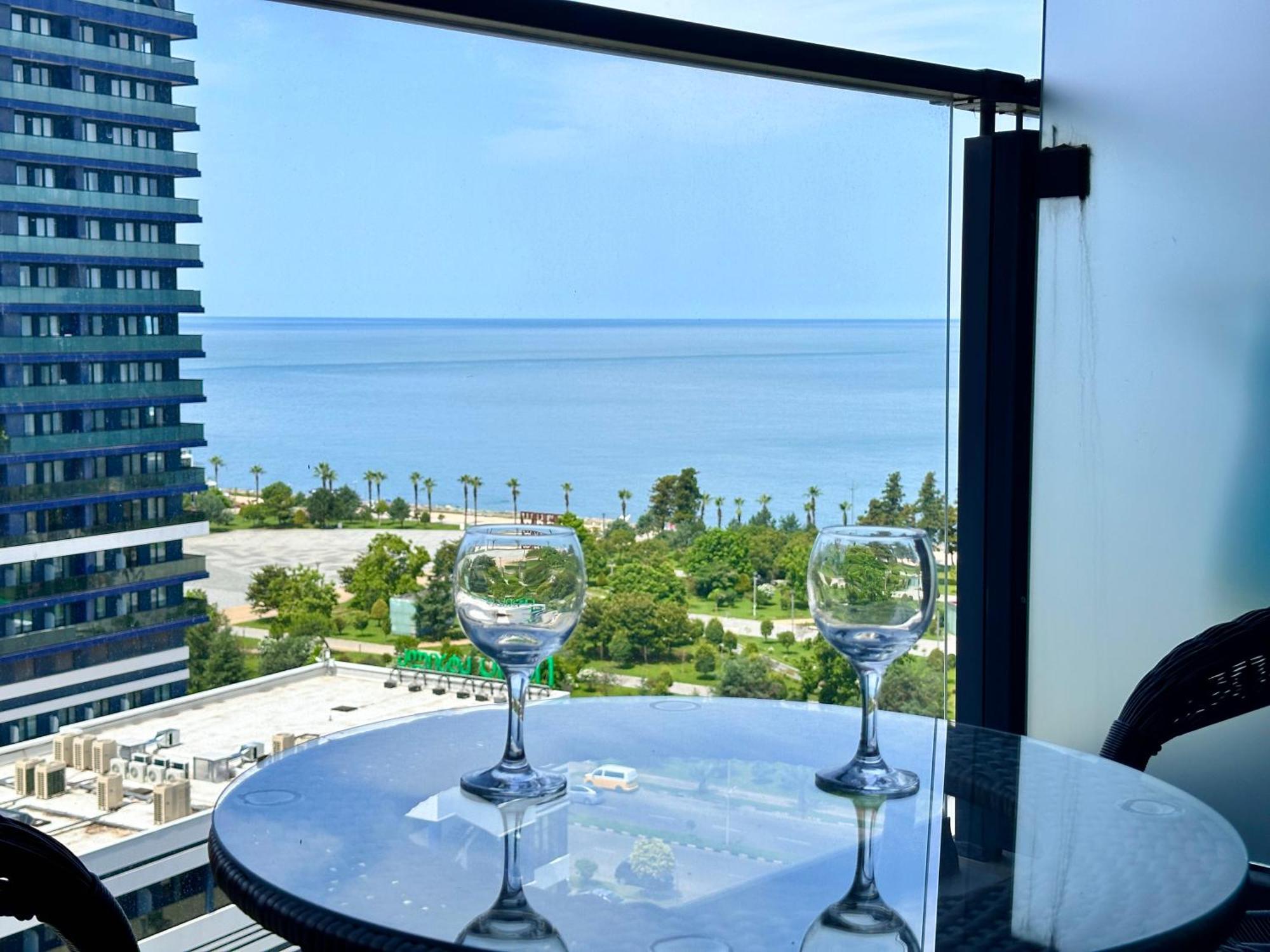 Batumi Boulevard Resort ภายนอก รูปภาพ