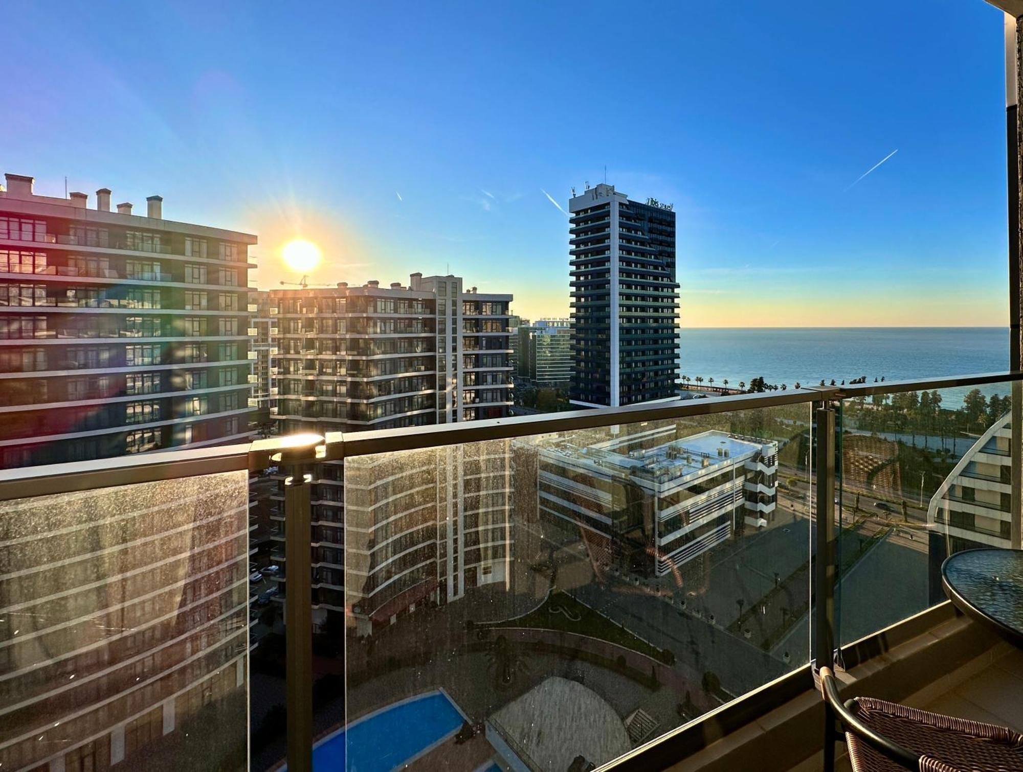 Batumi Boulevard Resort ภายนอก รูปภาพ